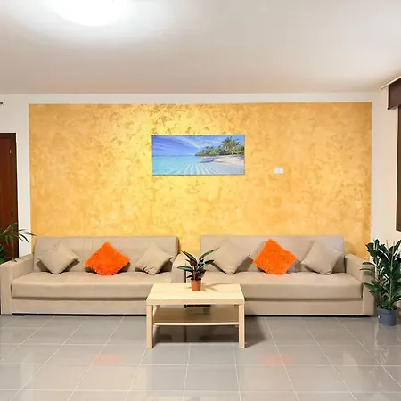 Pensión Tms Maison Mestre