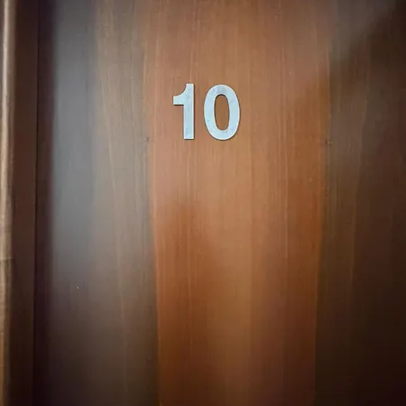 Tms Maison Pensión 3*